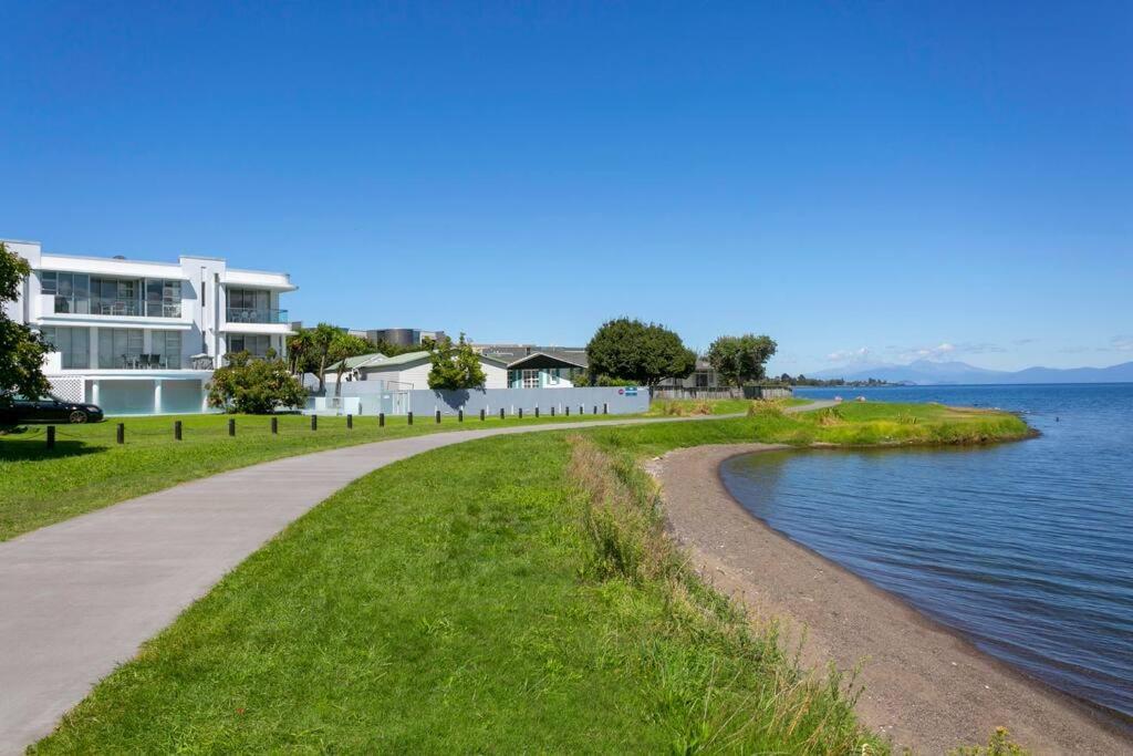 Waimahana - Luxury By The Lake Τούπο Εξωτερικό φωτογραφία